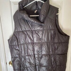 Ladies Old Navy Puffer Vest Size XXL Gray Button Up Front Warm and Comfy